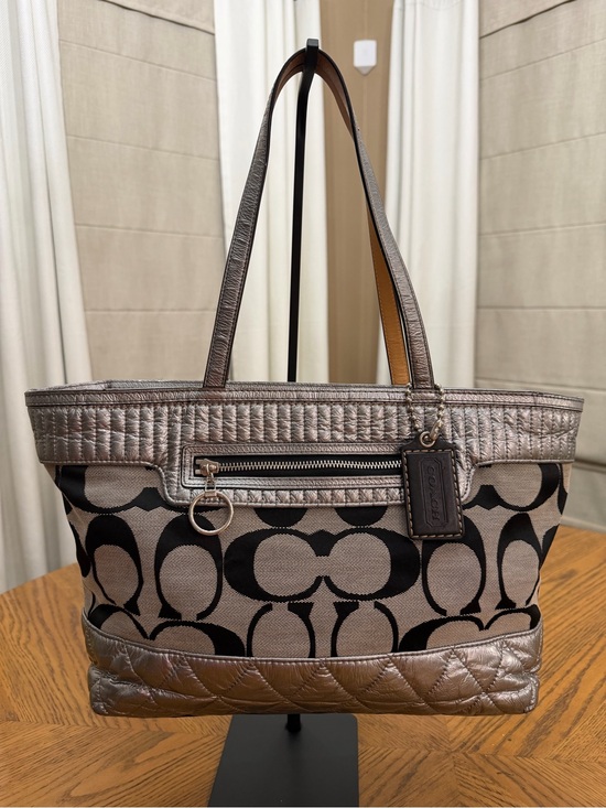 Coach Handbags - COACH Poppy Metallic Silver Quilted Leather and Black C Logo Canvas